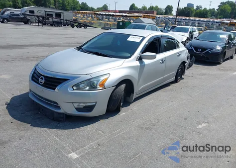 2015 Nissan Altima 2.5 S z USA, uszkodzony, nr VIN 1N4AL3AP9FN304289